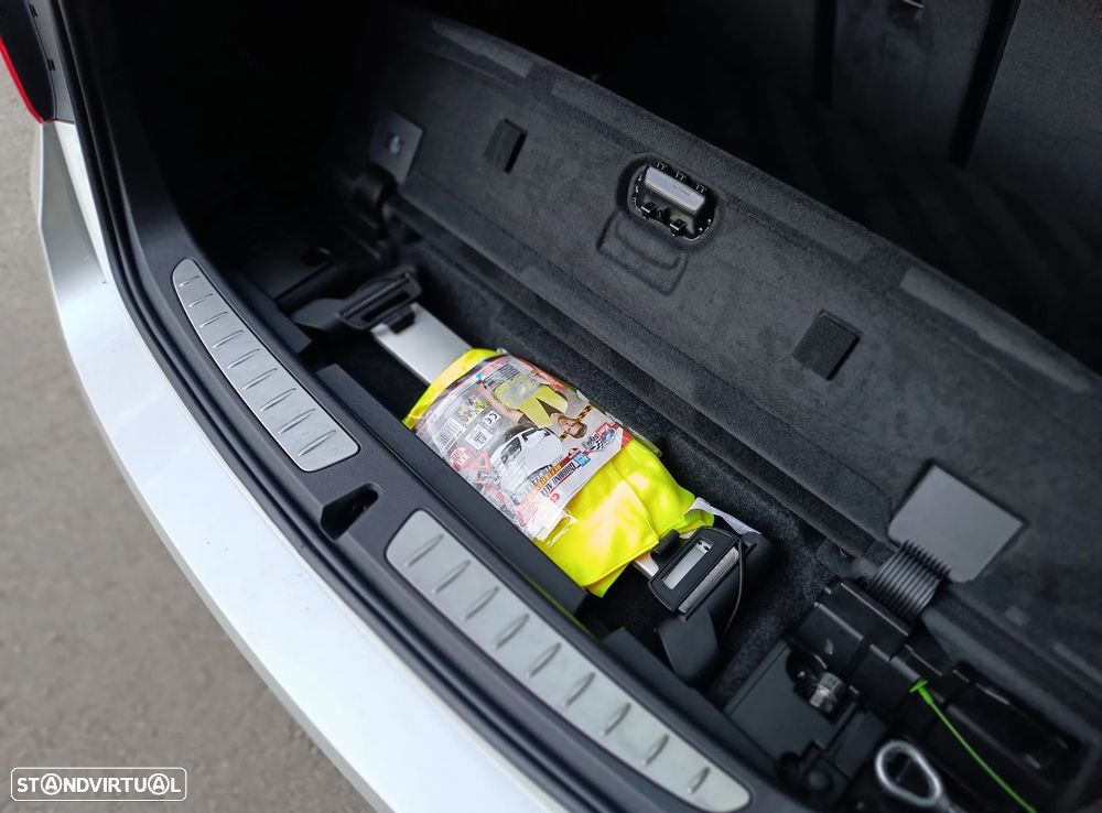 BMW 320 d Line Sport - 28