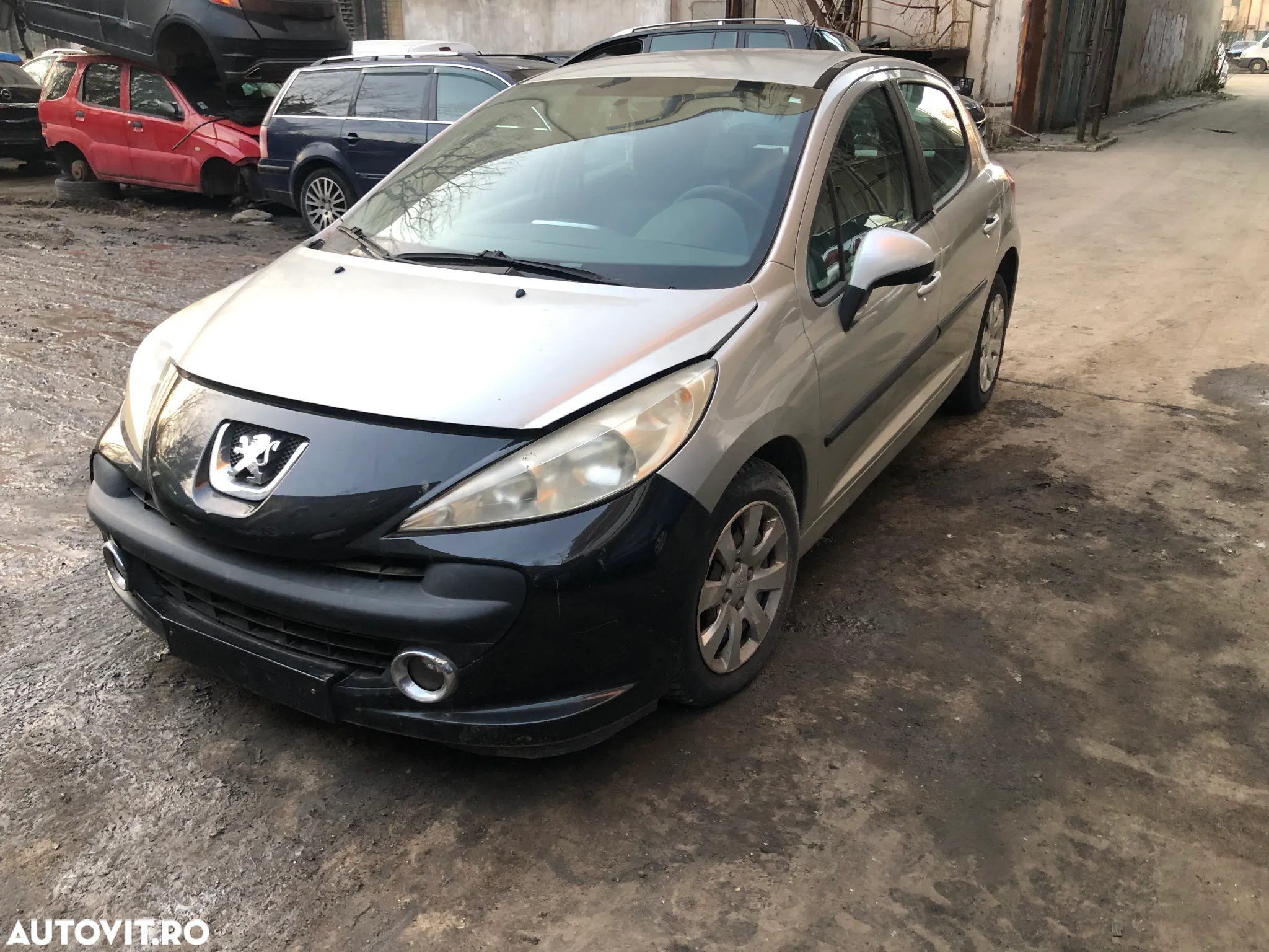 Dezmembrez Peugeot 207 1.4 benzina 2006 - 4