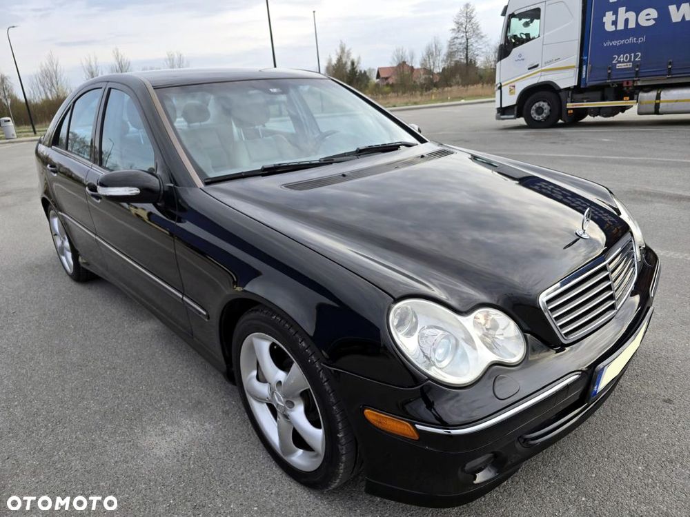 Mercedes-Benz Klasa C 230 7G-TRONIC Avantgarde Sport Edition + - 12