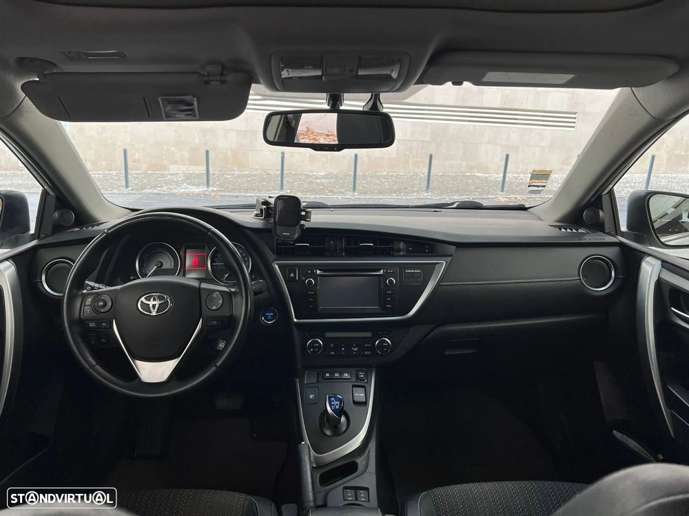 Toyota Auris Touring Sports 1.8 HSD Sport+Skyview - 9