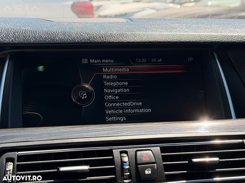 BMW Seria 5 530d Sport-Aut. Modern Line - 36