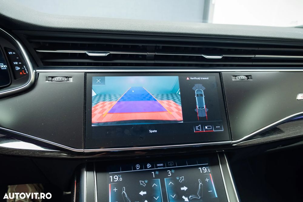 Audi Q8 3.0 55 TFSI quattro Tiptronic MHEV - 16