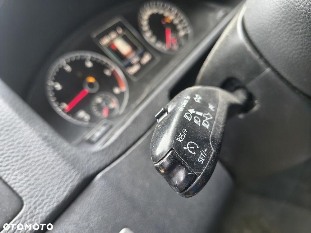 Volkswagen Multivan - 17