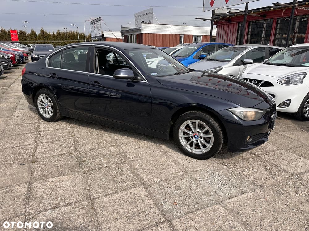 BMW Seria 3 318d Blue Performance Sport Line - 26