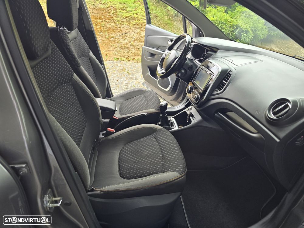 Renault Captur 1.5 dCi Exclusive - 4