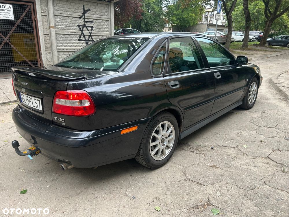 Volvo S40 1.8 - 15