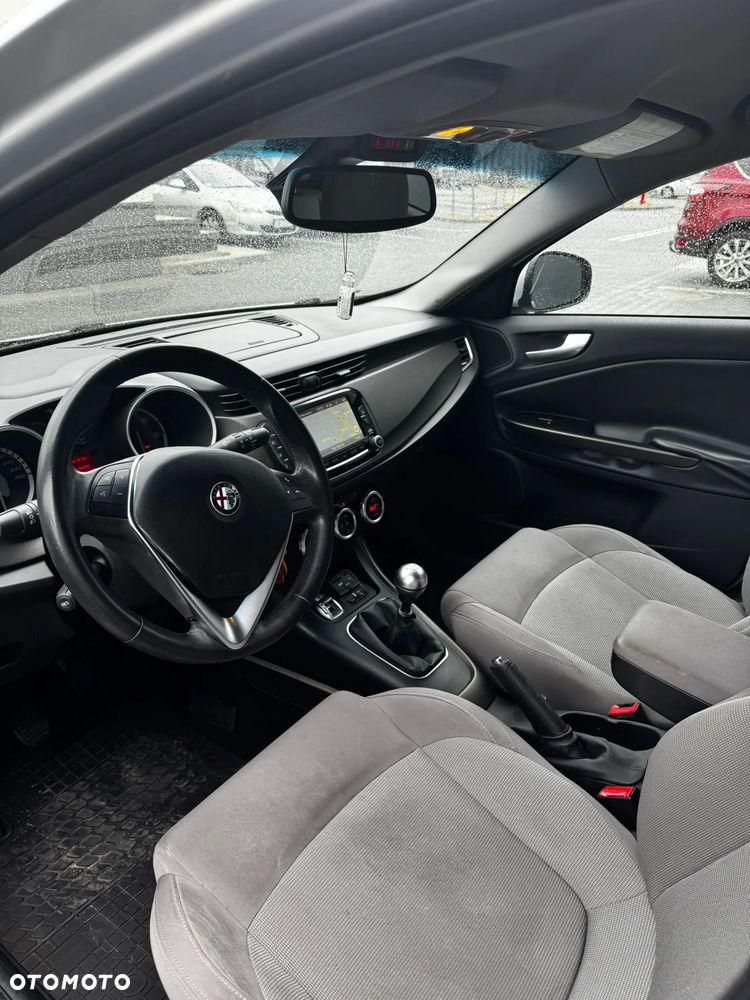 Alfa Romeo Giulietta 1.6 JTDM 16V - 9