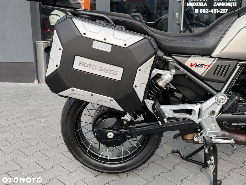 Moto Guzzi V85 - 6
