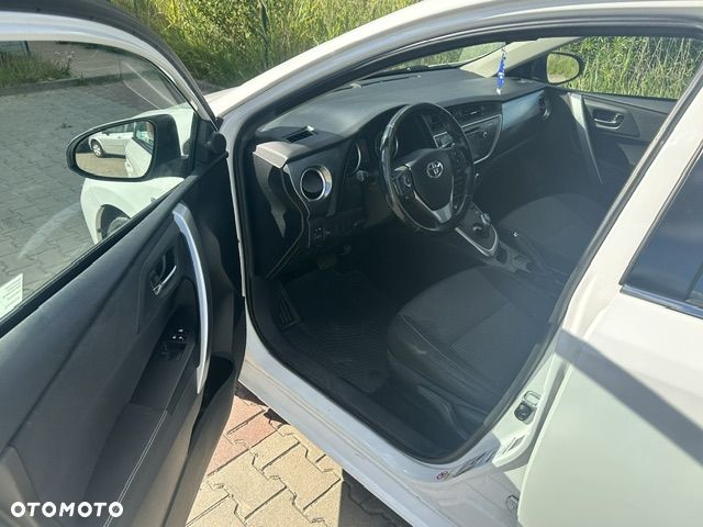 Toyota Auris - 14