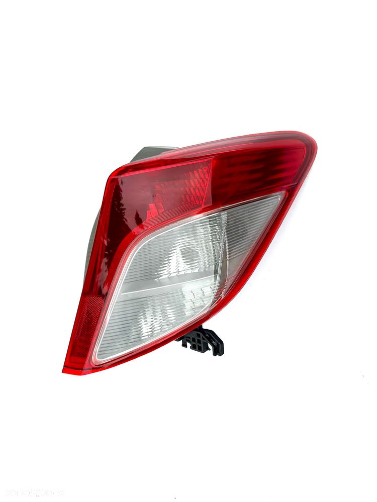 TOYOTA YARIS 3 III 2010 - 2014 LAMPA TYŁ PRAWA R EUROPA ORYGINAŁ OE - 10
