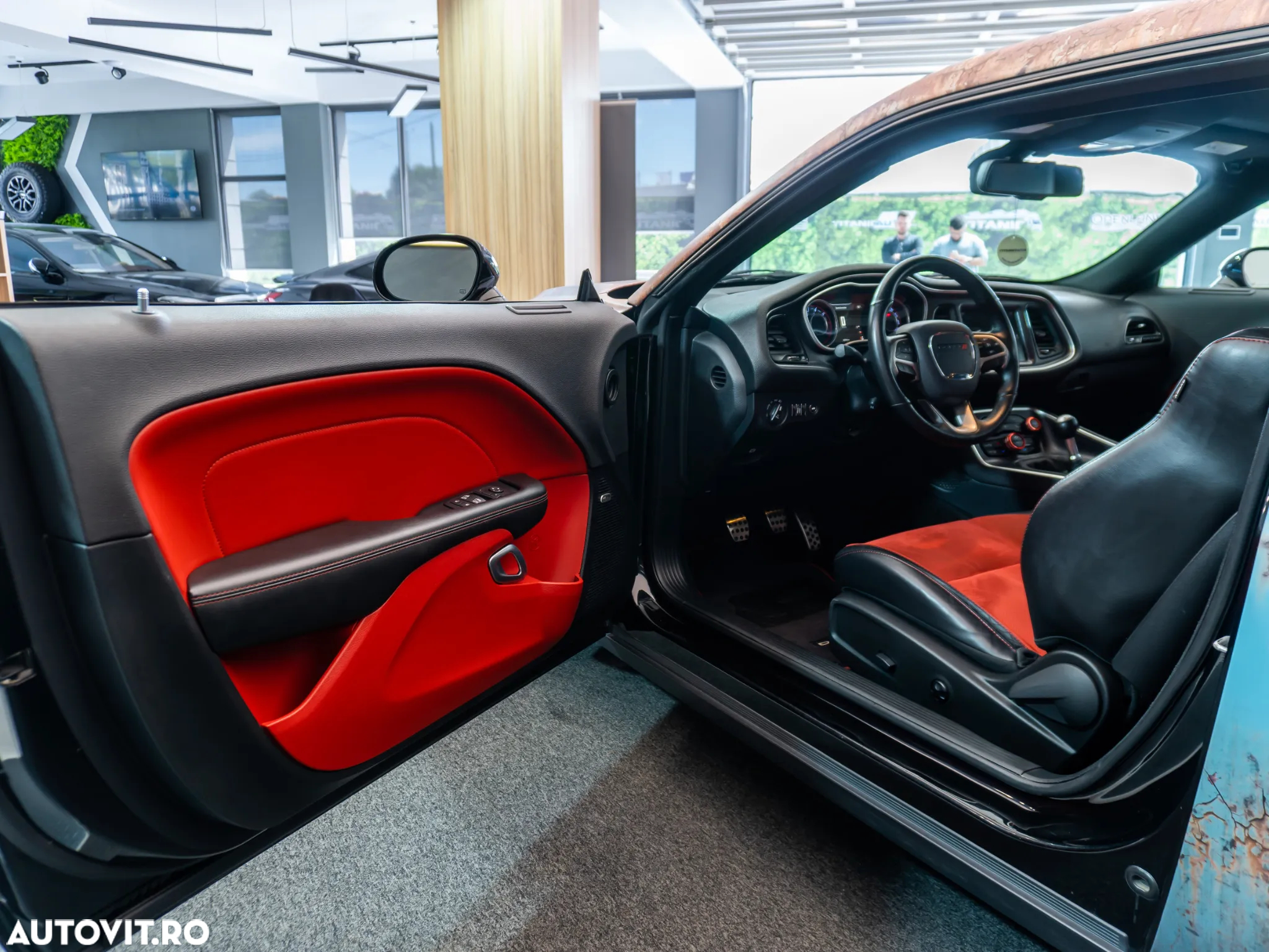 Dodge Challenger - 18