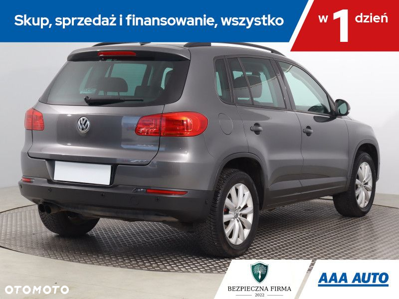 Volkswagen Tiguan - 6