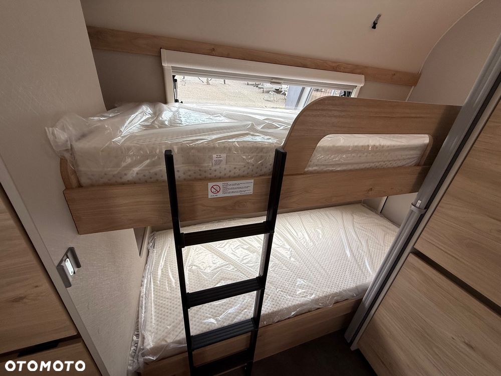 Dethleffs Camper 560 FMK - 12
