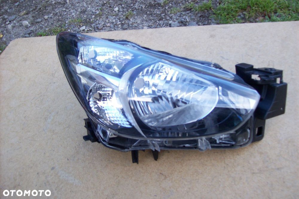 lampa przednia prawa mazda 2 - 1