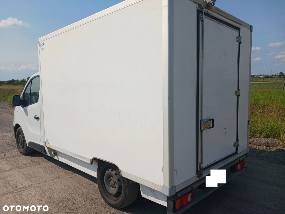Renault Trafic III 2015r 273 tyś Izoterma chłodnia Mroźnia Sklep Food Truck Agregat zasilanie 230V Trafik - 5