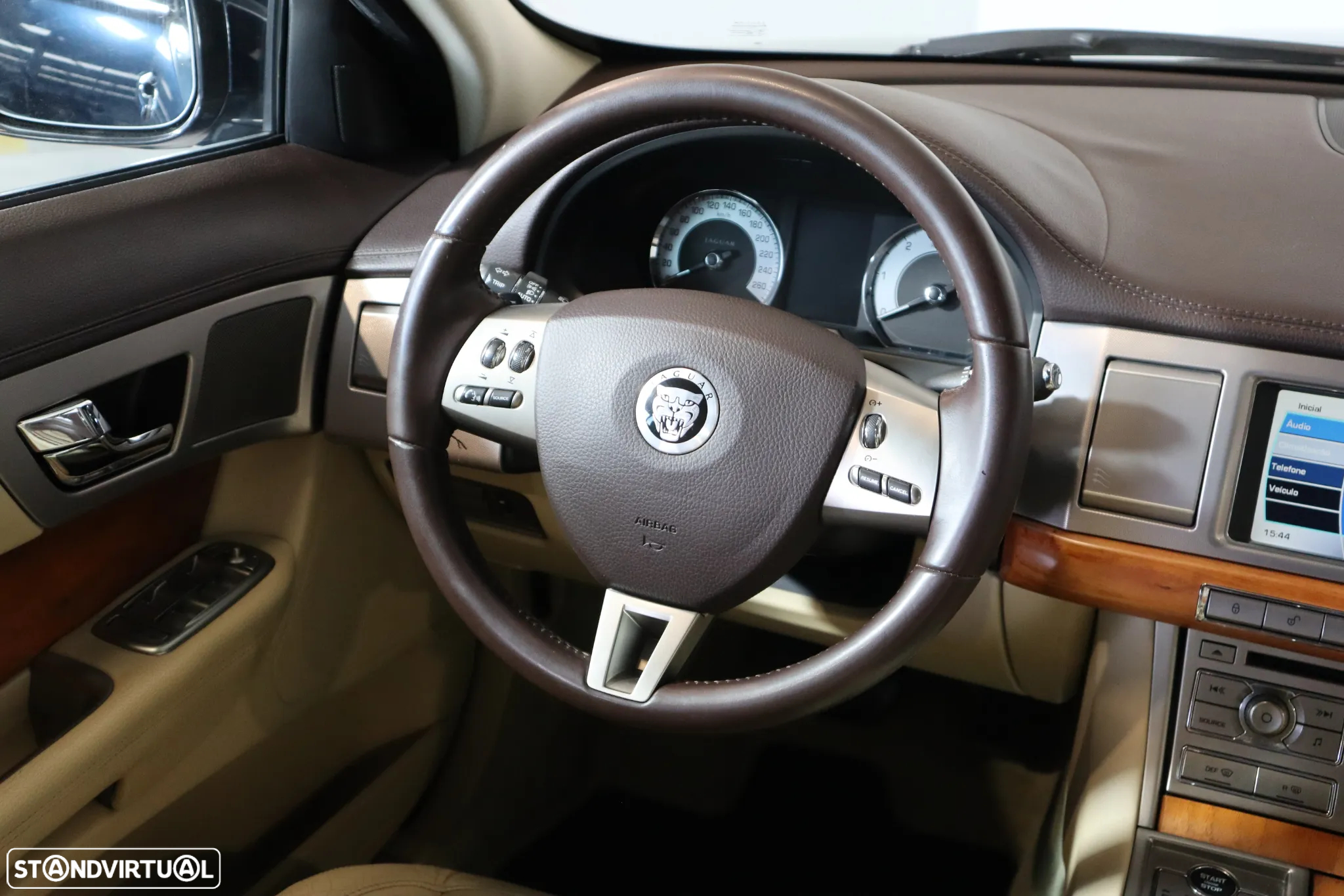 Jaguar XF 3.0 D V6 Premium Luxury - 12