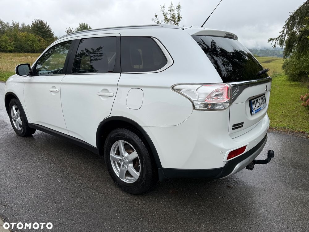 Mitsubishi Outlander - 23