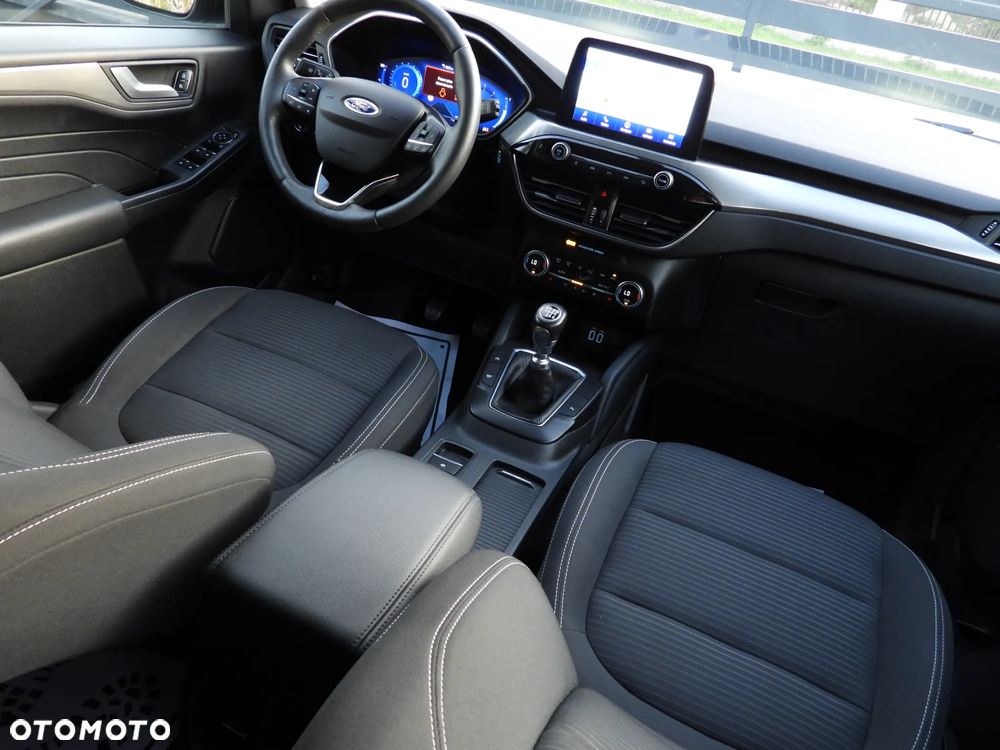 Ford Kuga - 30