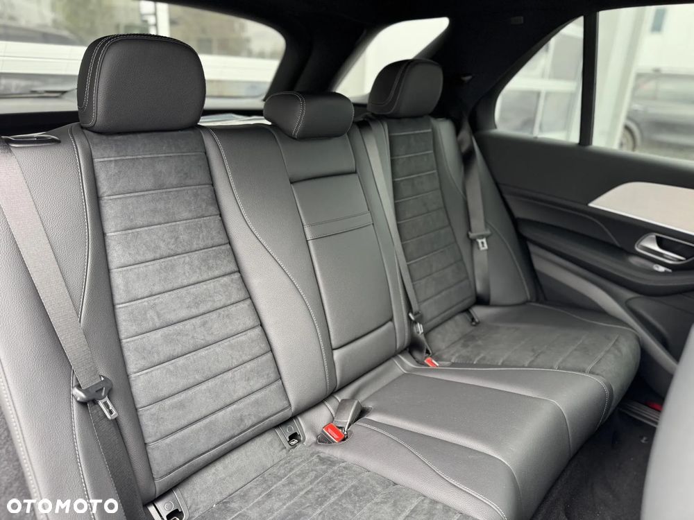 Mercedes-Benz GLE 300 d 4Matic 9G-TRONIC AMG Line Advanced Plus - 13