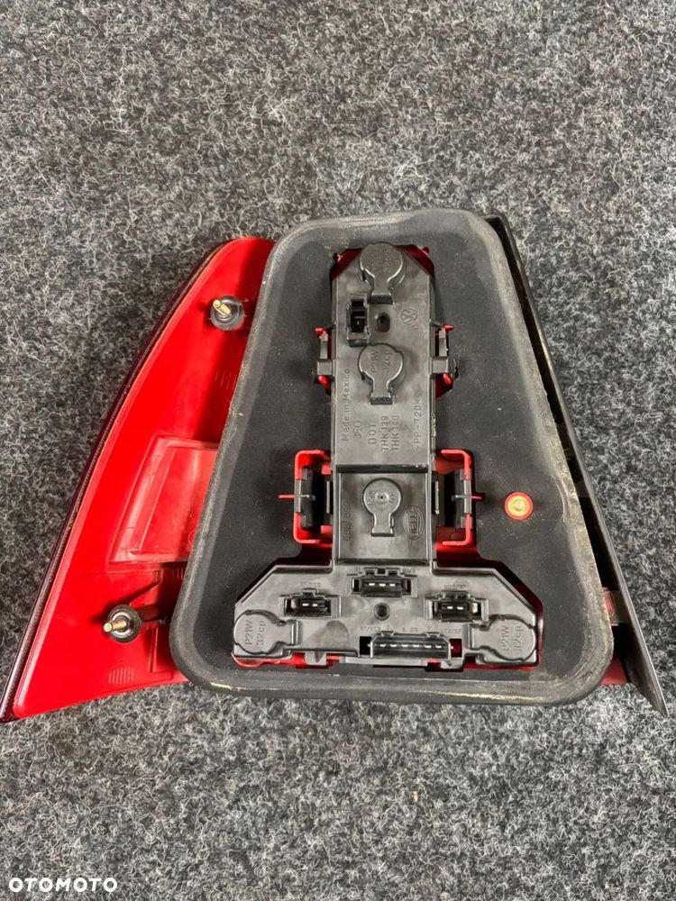 LAMPA TYLNA PRAWA VW BORA SEDAN 1J5945257 - 2