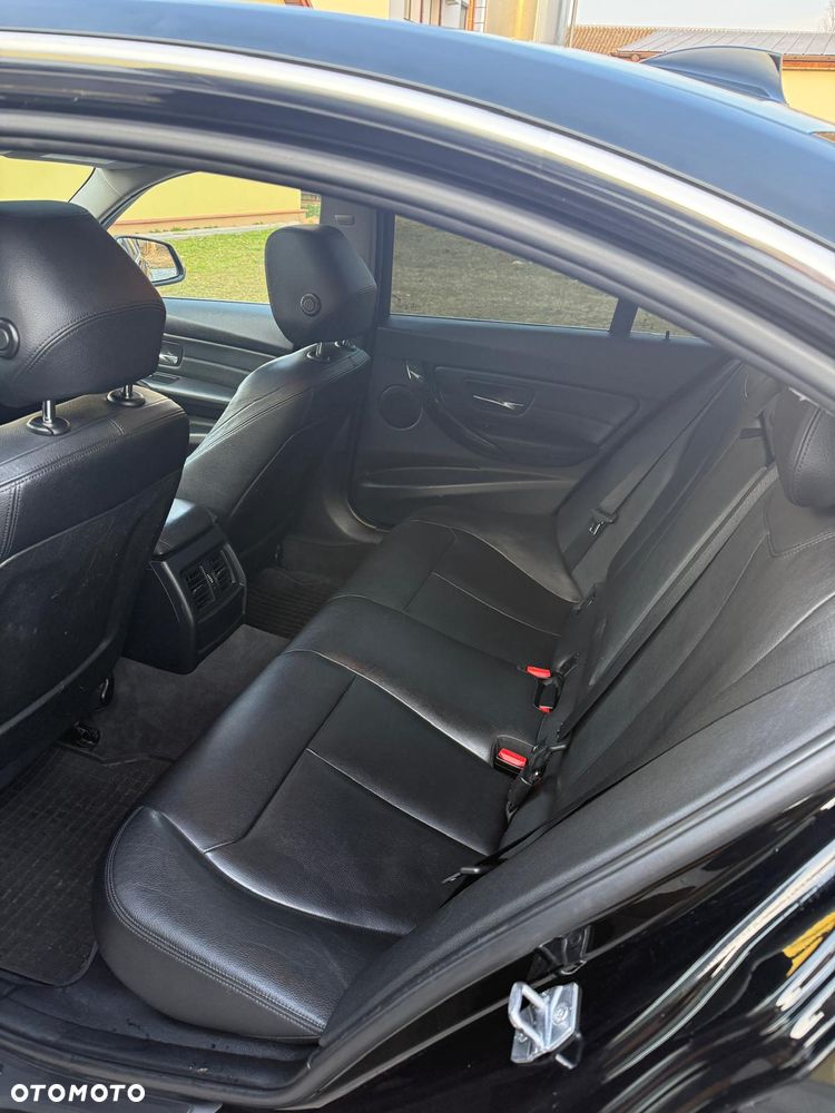 BMW Seria 3 320i xDrive - 8