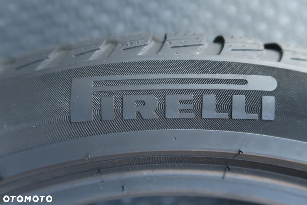 Pirelli Sottozero 3 225/45r18 - 4