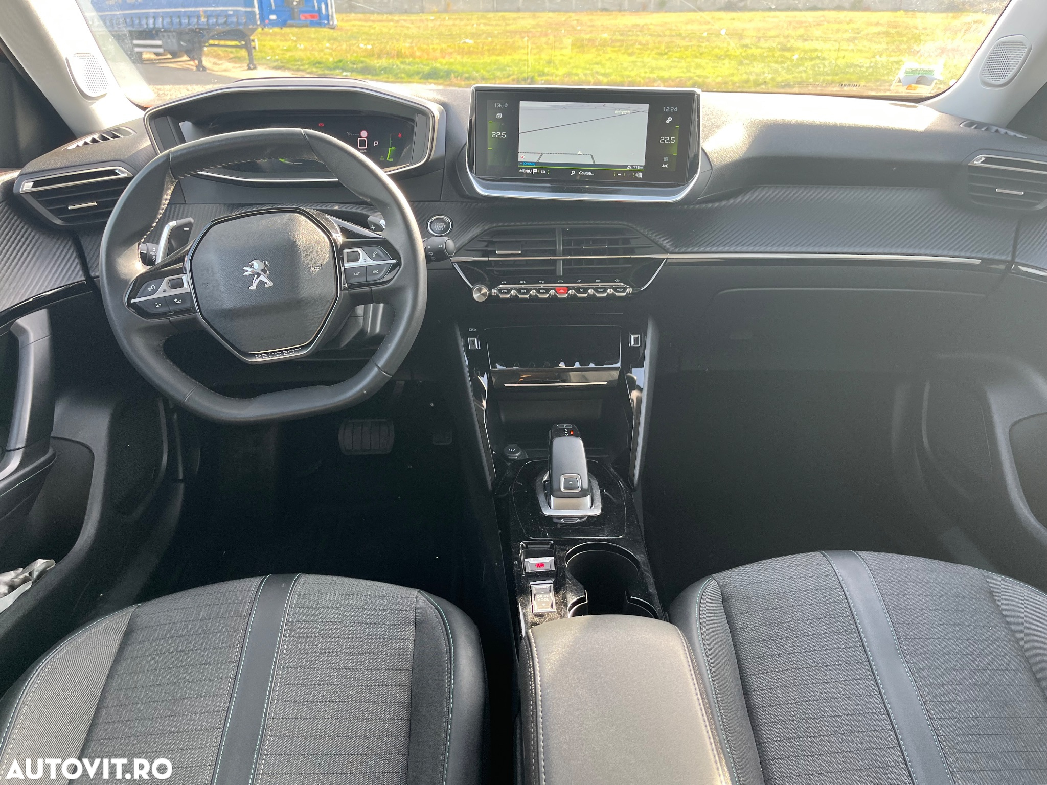 Peugeot 2008 PureTech 130 EAT8 Allure Pack - 4