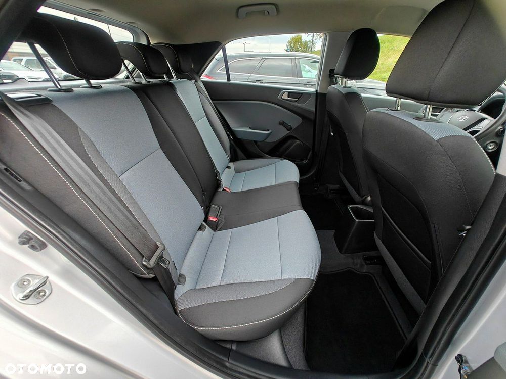 Hyundai i20 blue 1.2 Classic - 29