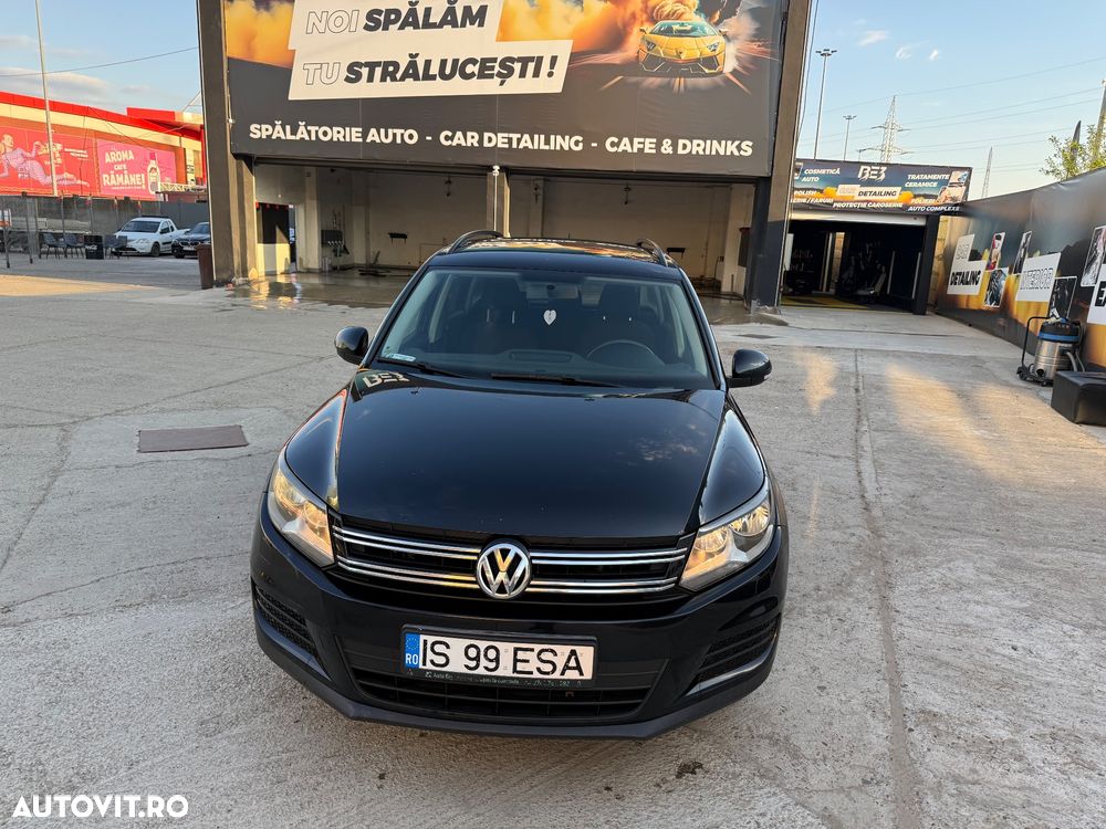 Volkswagen Tiguan - 1