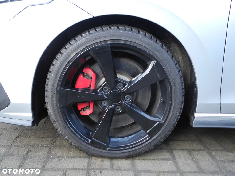 Volkswagen Golf - 24
