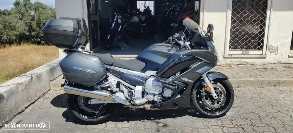 Yamaha FJR 1300 - 3