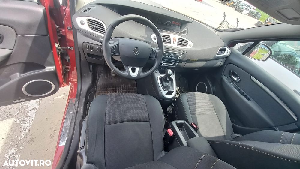 Dezmembram Renault Scenic 3 1.4 TCE H4J 700 - 2