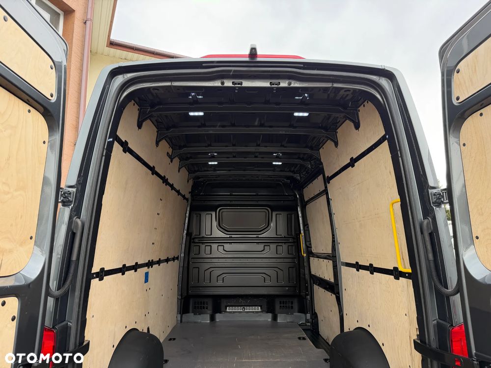 Volkswagen Crafter L2H2 - 12