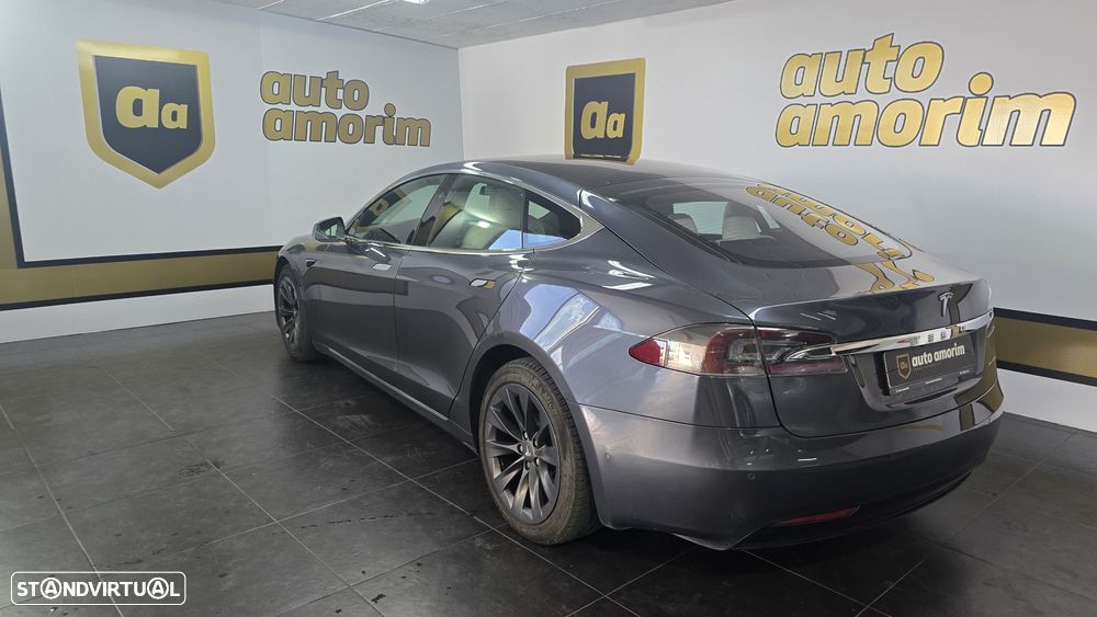 Tesla Model S Long Range - 14