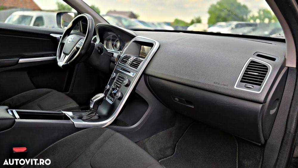 Volvo XC 60 D3 Geartronic Momentum - 32