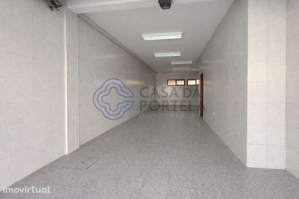 Venda de Loja ampla com montra e WC, com 64 m2, nas Caxinas, Vila do C - Grande imagem: 2/6