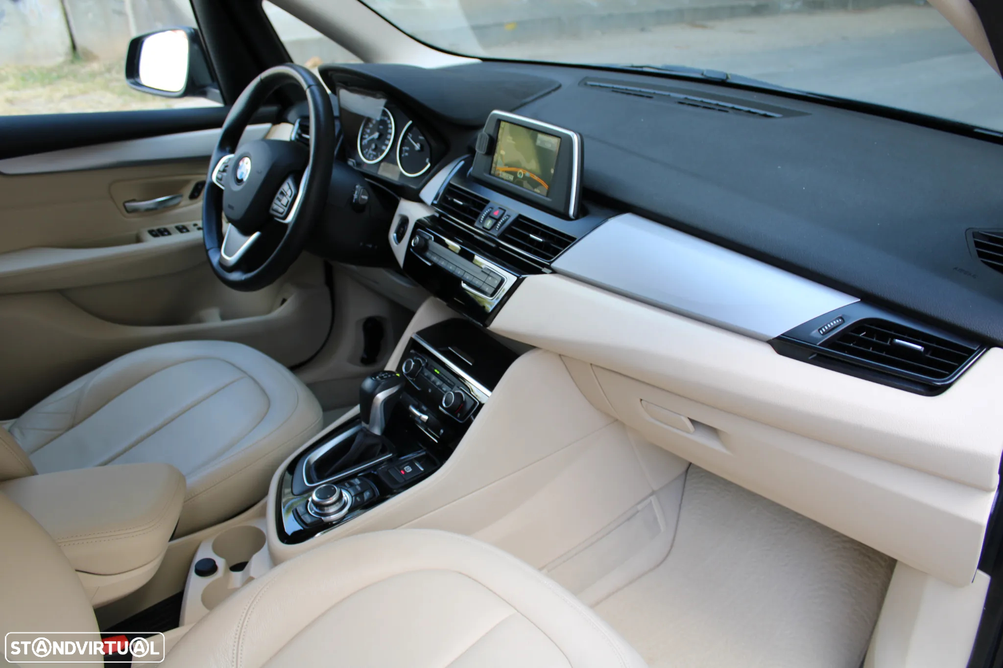 BMW 218 Active Tourer d Advantage Auto - 22