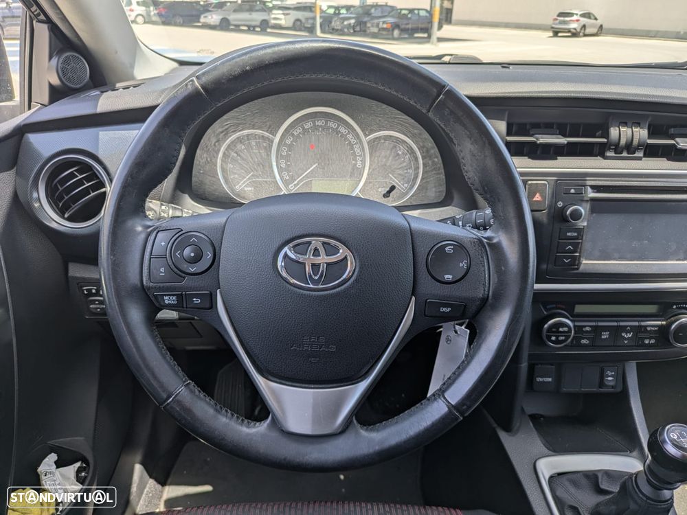 Toyota Auris Touring Sports 1.4 D-4D Com+P.Sport - 10