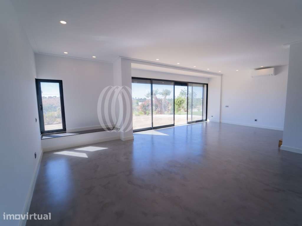 Moradia T5+2 com piscina, na Fonte Santa, Algarve - Grande imagem: 2/38