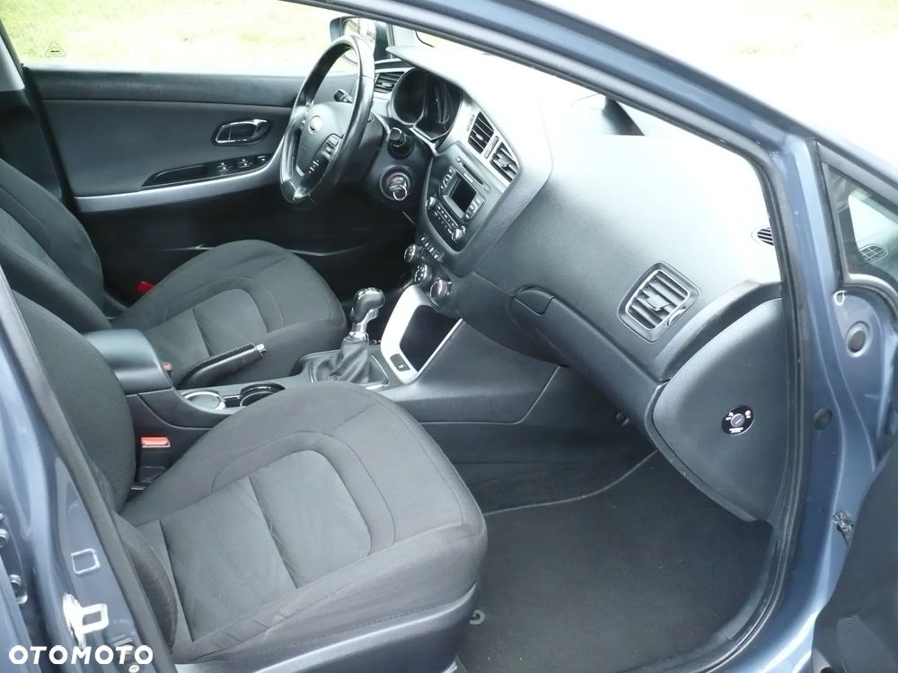Kia Ceed 1.6 GDI Dream-Team Edition - 19