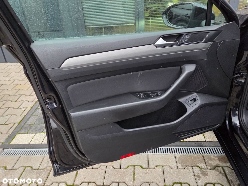Volkswagen Passat 1.5 TSI EVO Business - 20