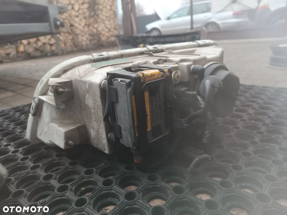 Komplet 2 sztuki - Volvo V40 I fl Lift reflektory lampy przód Xenon 30899884 , 30899885 , Oryginał, Europa, Lewa, Prawa - 7