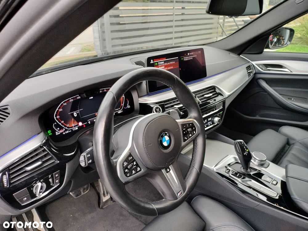 BMW Seria 5 530d xDrive mHEV M Sport sport - 12