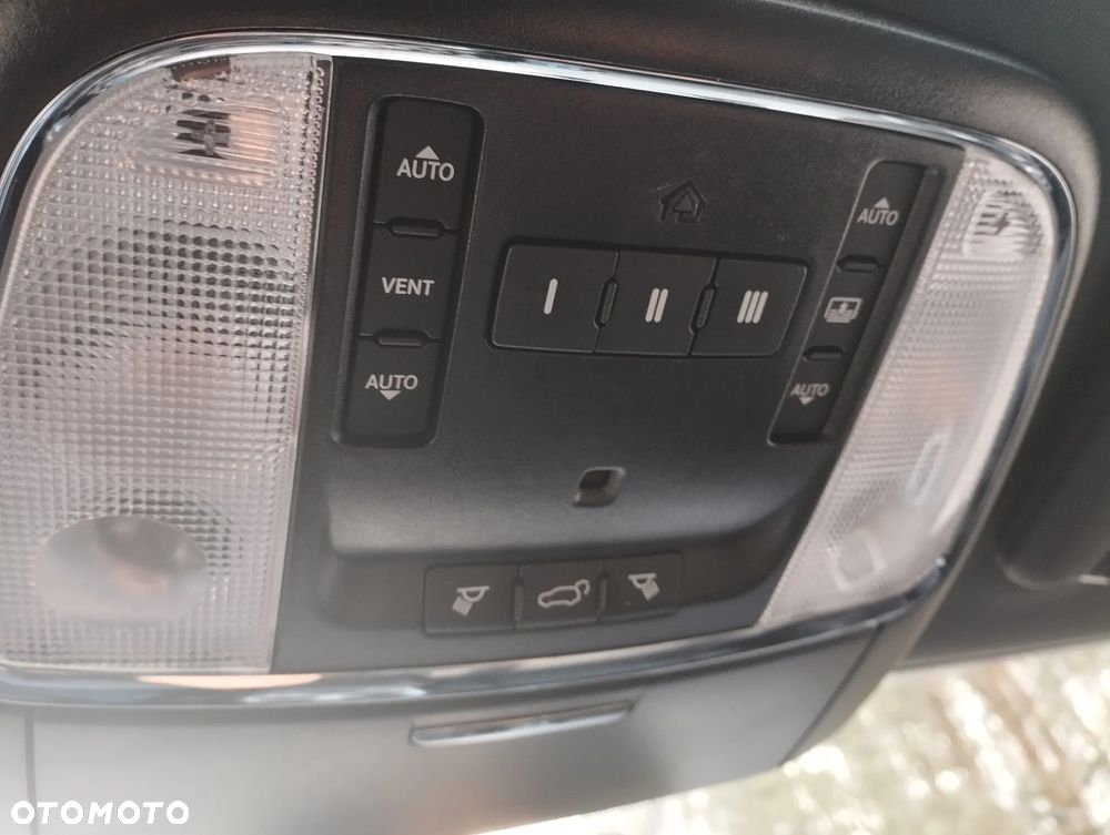 Jeep Grand Cherokee 5.7 V8 Overland - 28