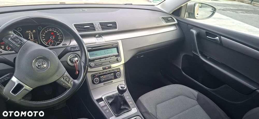 Volkswagen Passat 1.6 TDI BlueMotion - 13