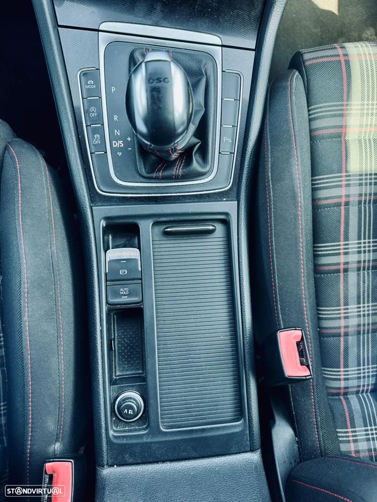 VW Golf GTI BlueMotion DSG - 13