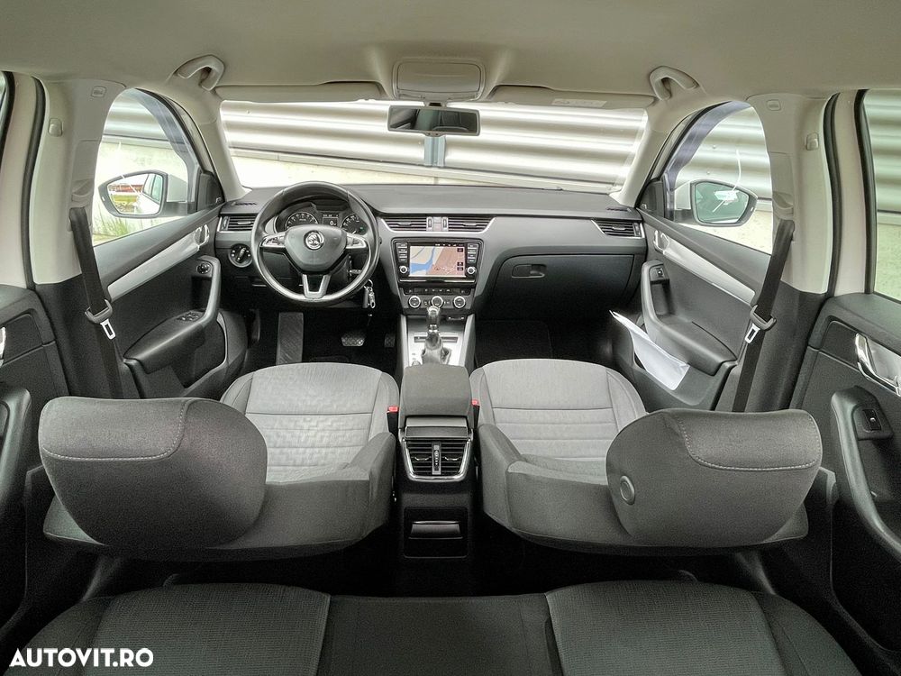 Skoda Octavia 2.0 TDI DSG Ambition - 9