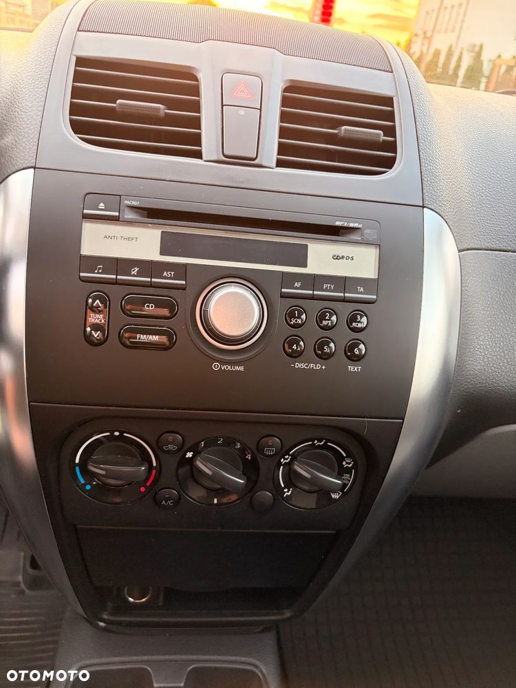 Suzuki SX4 1.6 Comfort 4WD - 12