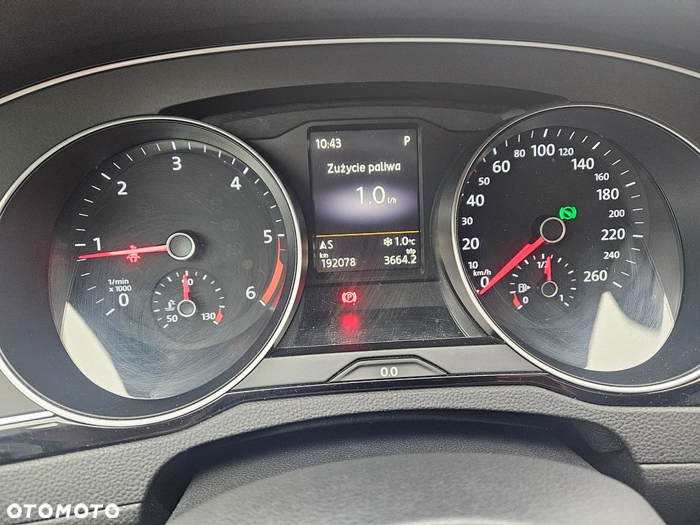 Volkswagen Passat - 6