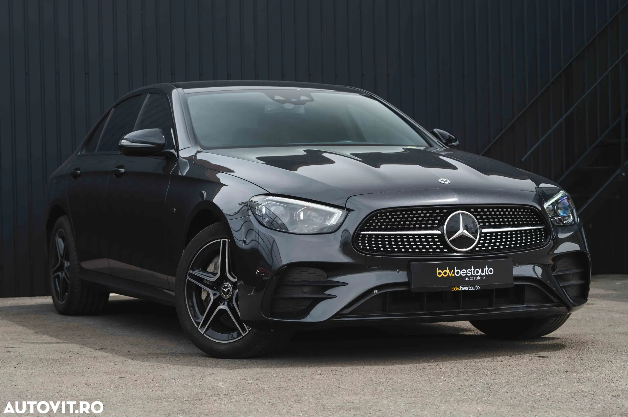 Mercedes-Benz E 300e 4Matic 9G-TRONIC Edition AMG Line - 40